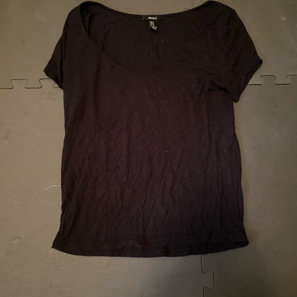 black t shirt
